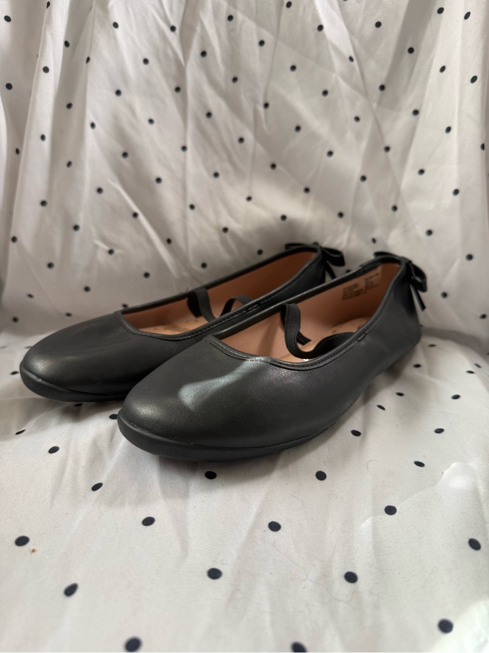 Classic Black Girl's Ballet Flats with Heel Bow